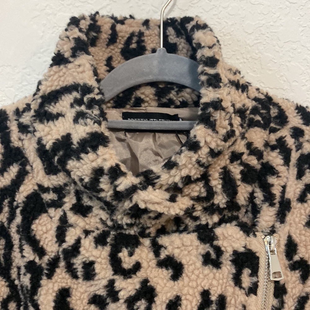 Pretty Little Thing Leopard Print Oversized, Bike… - image 7